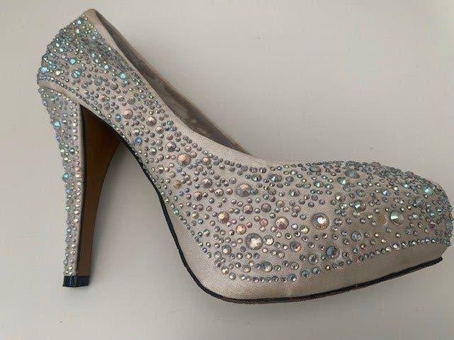 Feestelijke pumps (beschadigd) kan ook voor decoratie, Kleding | Dames, Ophalen, Wit, Schoenen met hoge hakken, Jackie Jean