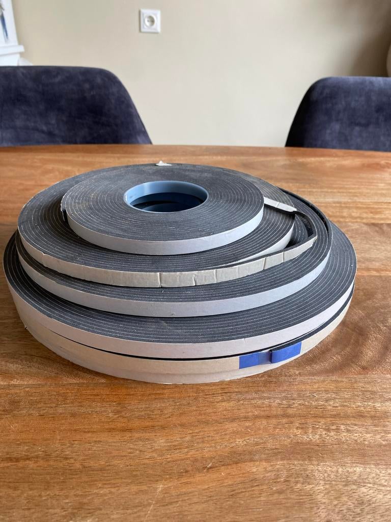 Innotec Fixaction tape 3mm x 25m - 3 volle rollen + 3 restan, Overige materialen, Zo goed als nieuw, 15 m² of meer, Muurisolatie