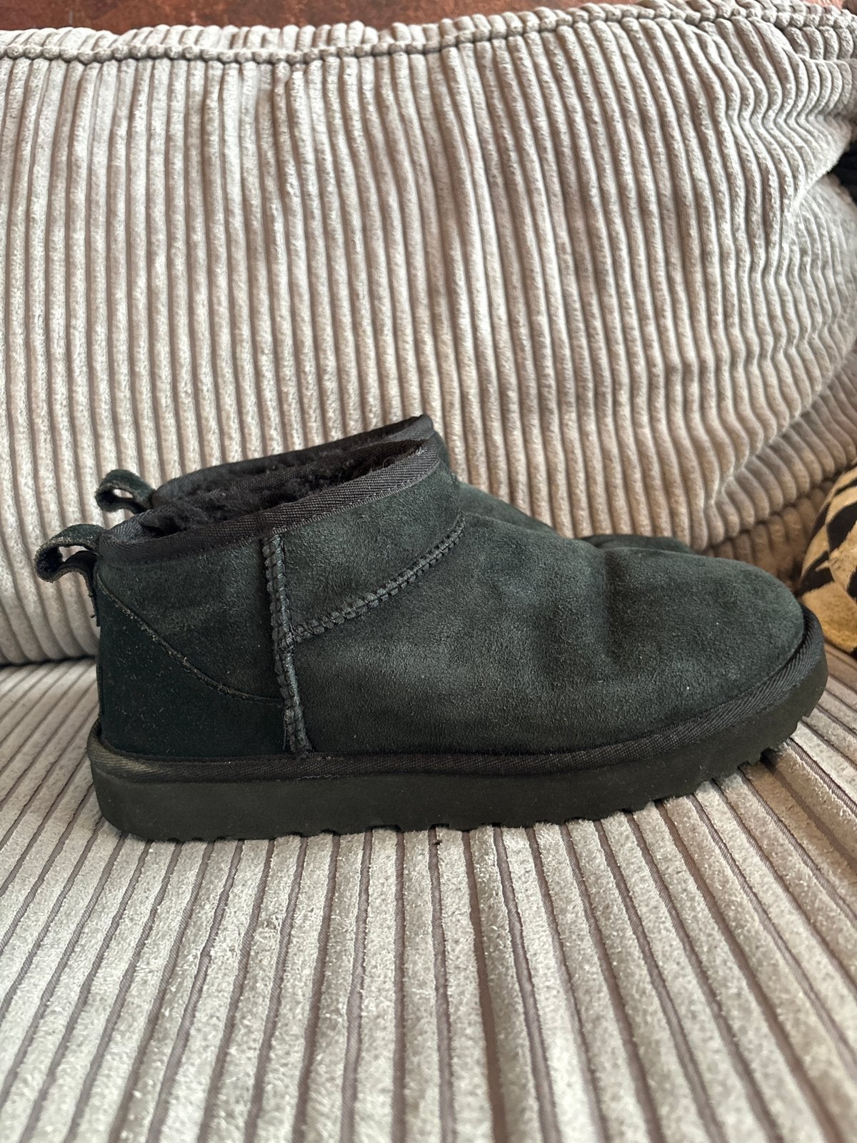 Zwarte UGG laarzen maat 38, Kleding | Dames, Ophalen of Verzenden, Gedragen, Zwart, Lage of Enkellaarzen