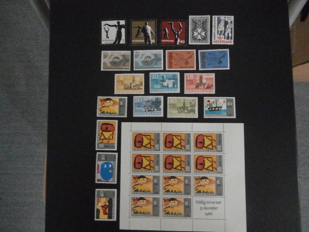 NL 1965; COMPLETE JAARGANG LEES !, Postzegels en Munten, Postzegels | Nederland, Verzenden, Na 1940, Postfris