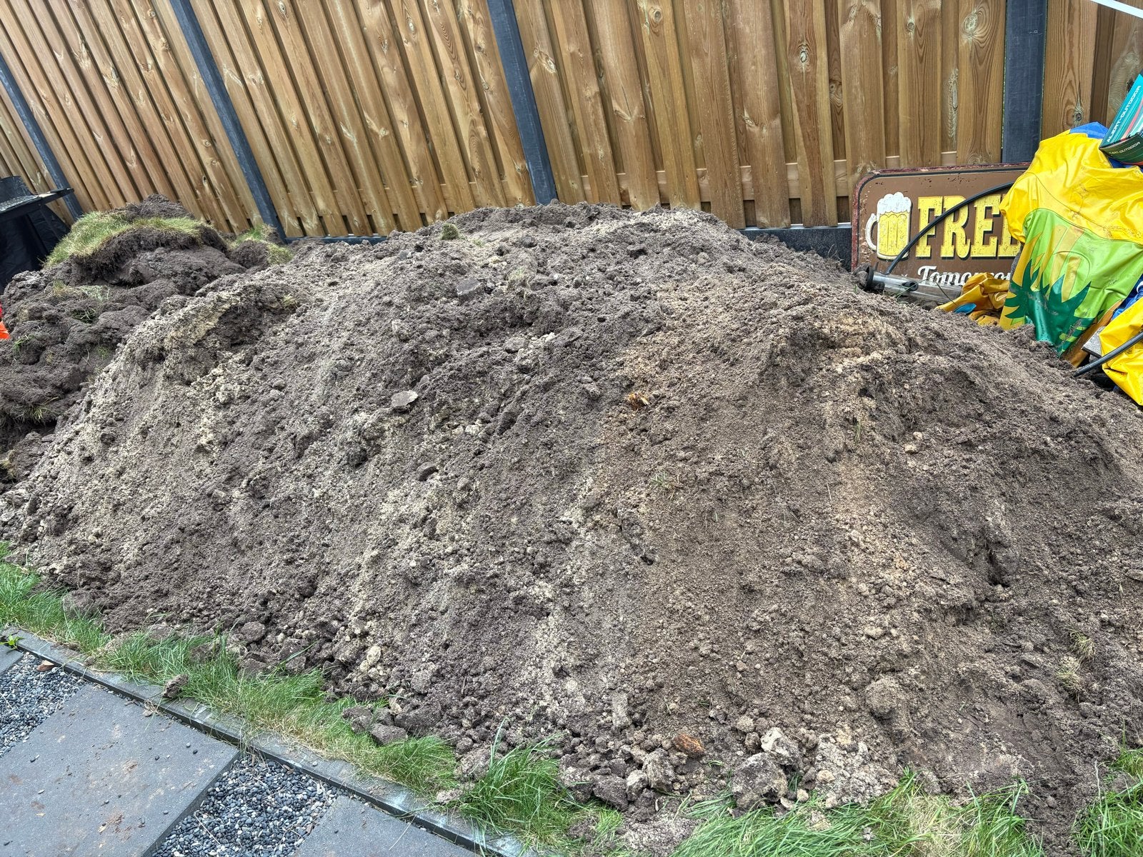 Gratis zwart zand af te halen, Tuin en Terras, Zand, Ophalen, Gebruikt, Ophoogzand