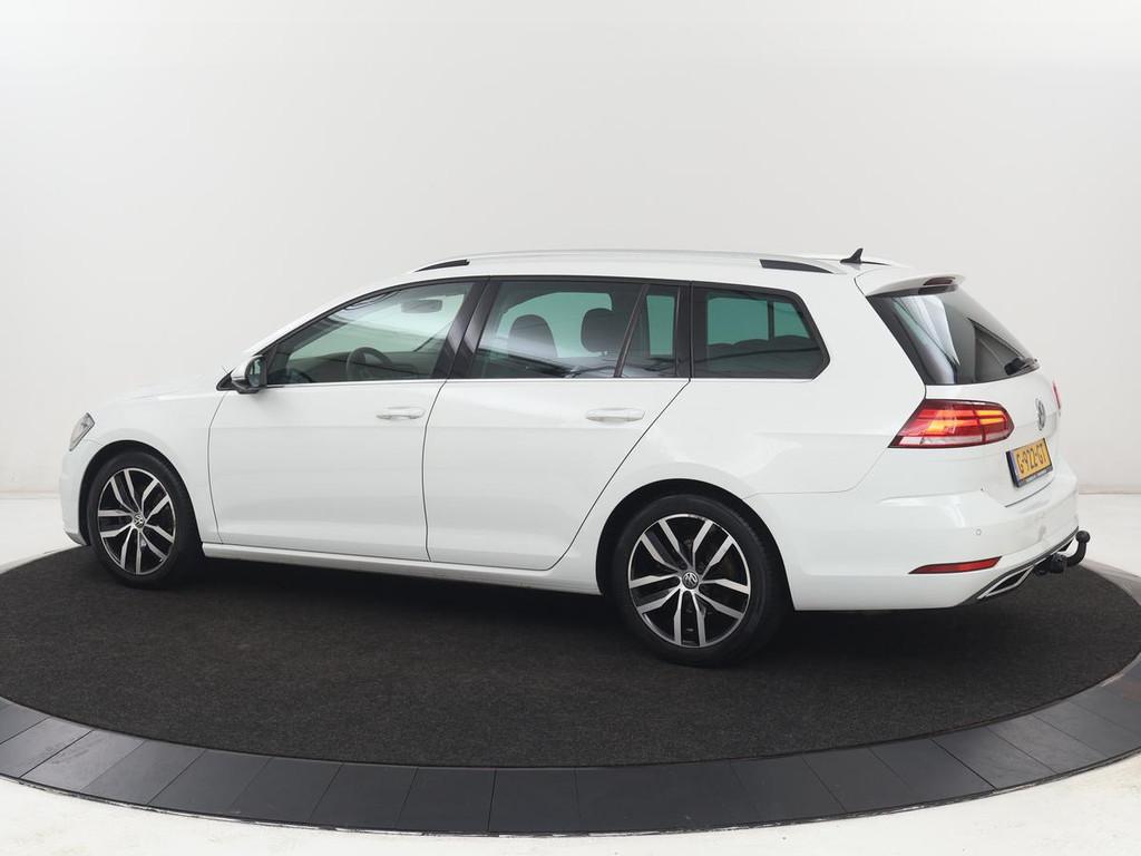 Volkswagen Golf 1.5 TSI Highline | Carplay | Full LED | Trek, Auto's, Voorwielaandrijving, 4 cilinders, 150 pk, Wit