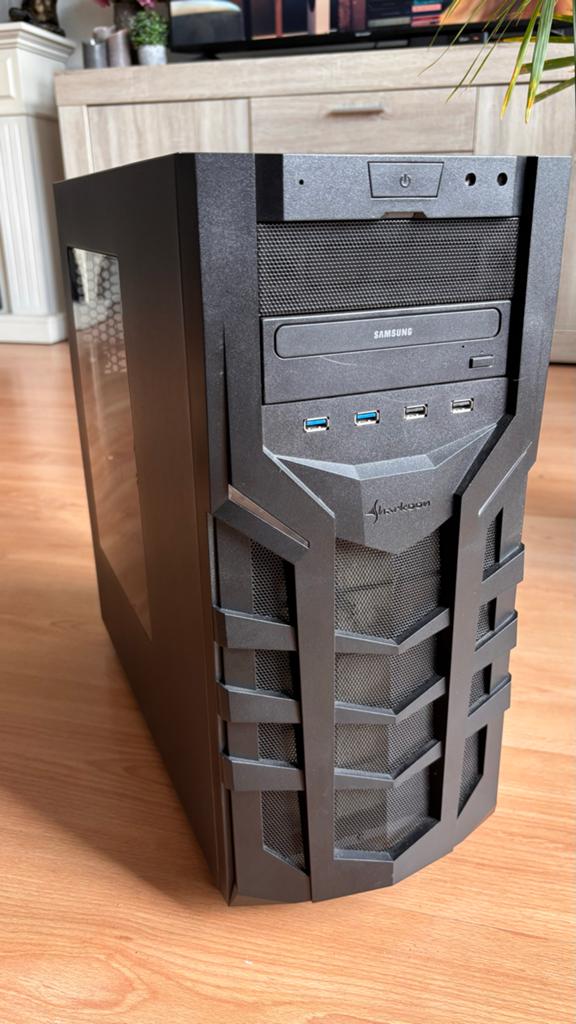 Sharkoon PC-behuizing met Samsung DVD-speler, Ophalen of Verzenden, Zo goed als nieuw