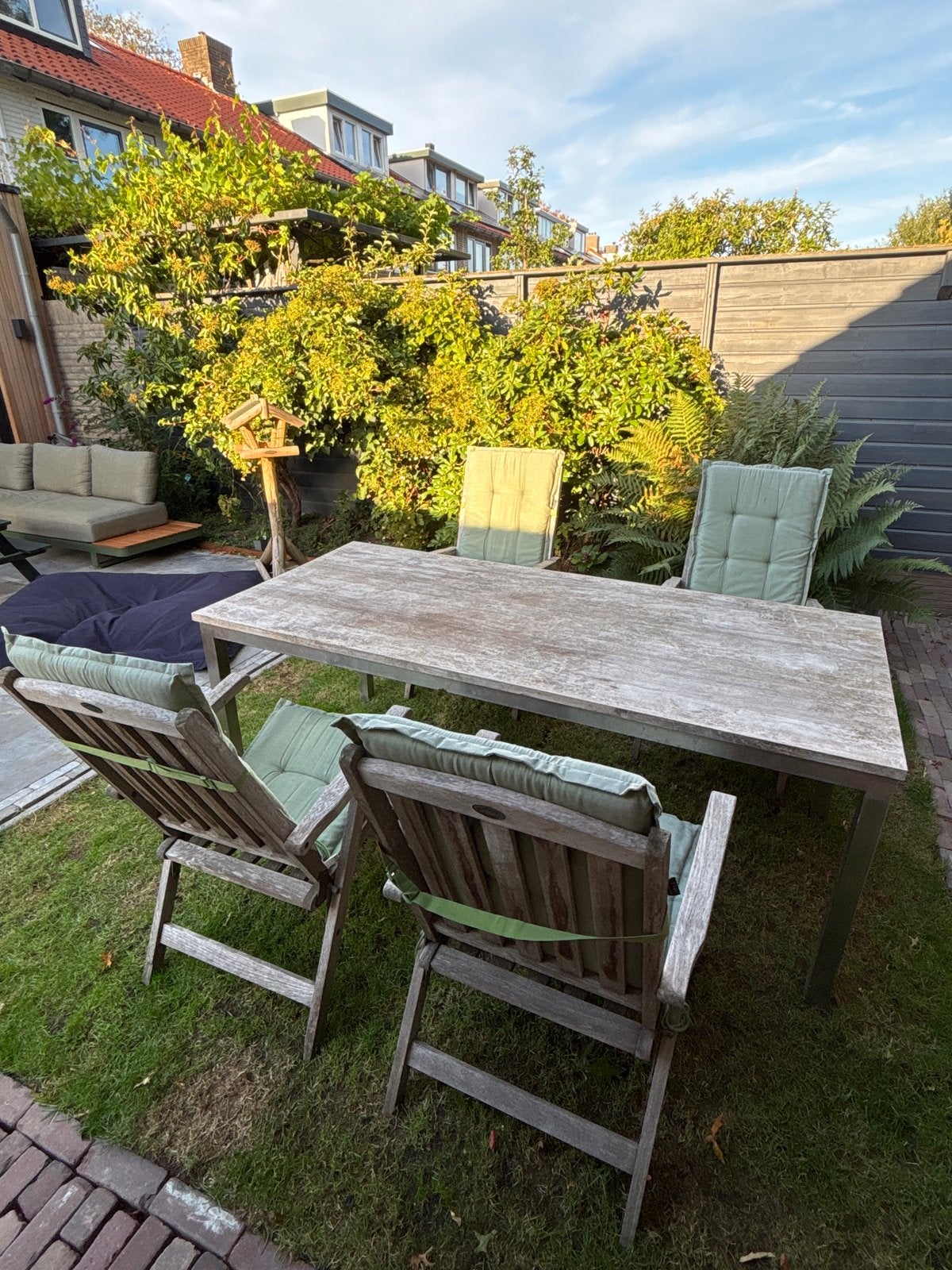 Teakhouten tuintafel met 4 stoelen met kussens, Ophalen of Verzenden, Gebruikt, Rechthoekig, Teakhout