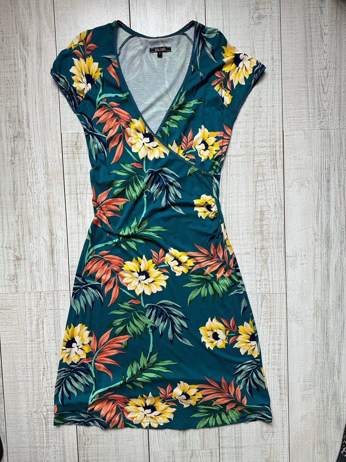King Louie crossdress jurk met bloemenprint - Mt M. Nieuw!, Maat 38/40 (M), Nieuw, Ophalen of Verzenden, Knielengte