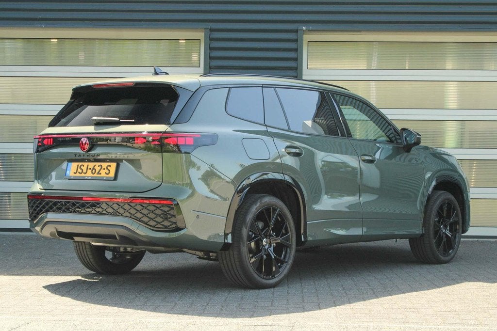Volkswagen Tayron 1.5 eHybrid 204pk R-Line Edition | Panoram, Auto's, Volkswagen, 12 maanden, Stof, 4 cilinders, 150 min