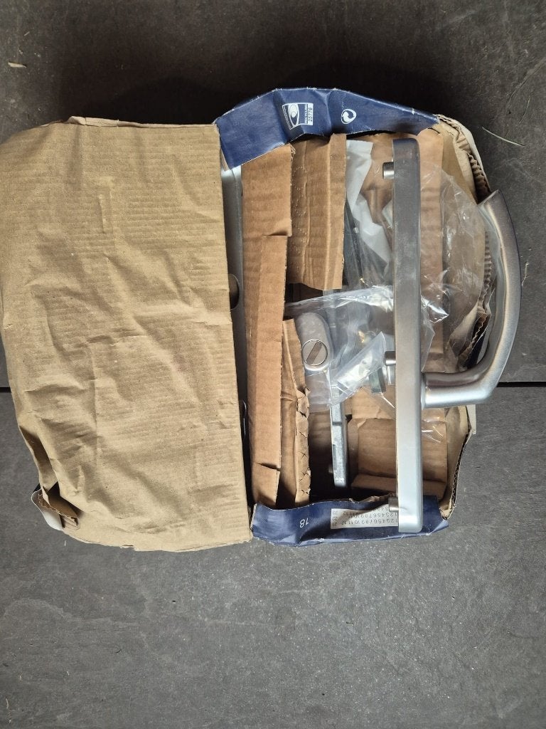 Nieuw in doos - Hoppe kerntrekbeslag Luik F1, Ophalen of Verzenden, Nieuw, Overige materialen, Klink of Kruk