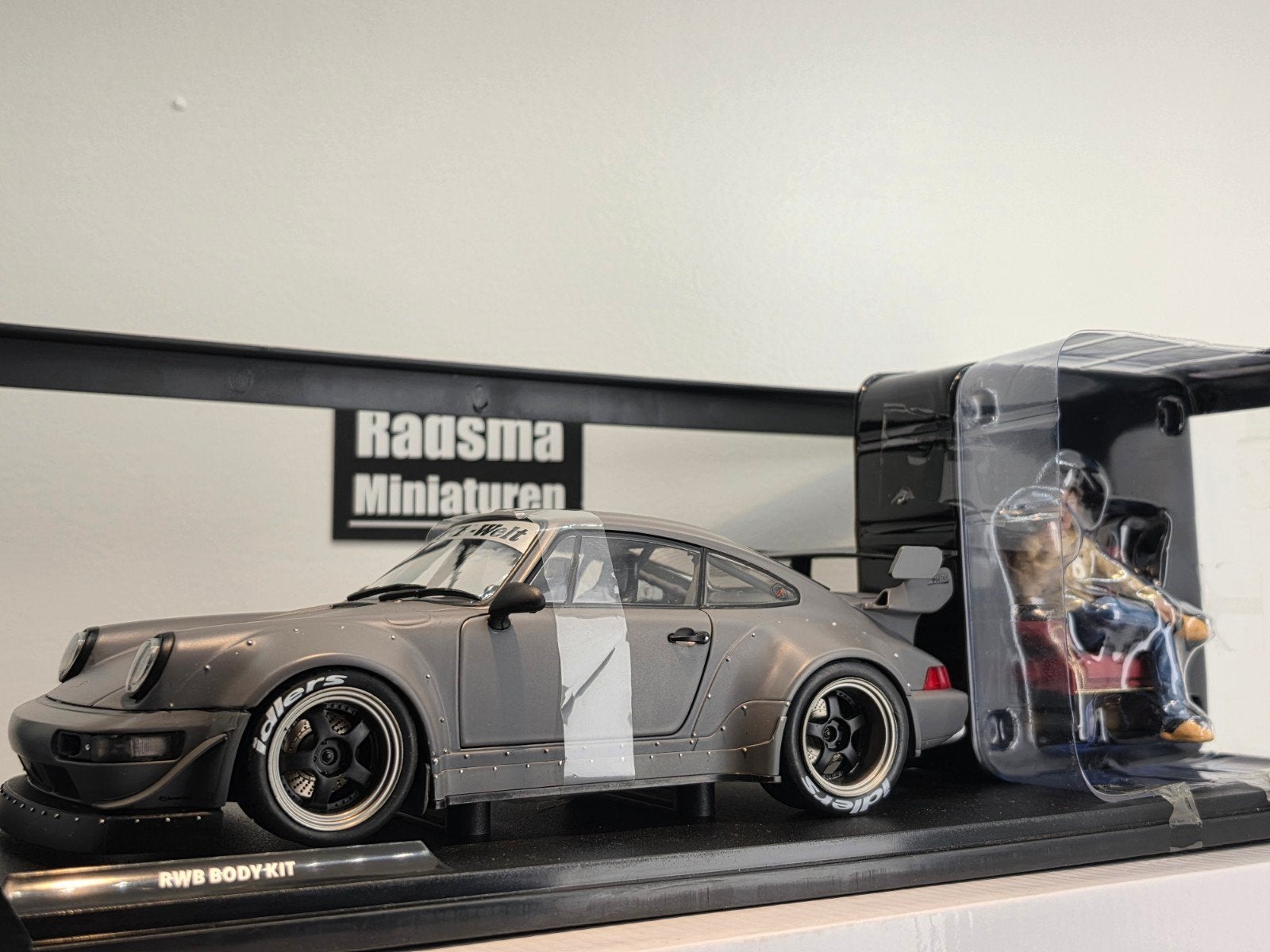 Porsche 911 (964) RWB Bodykit + figuur - 1:18 Solido, Auto, Solido, Nieuw, Ophalen of Verzenden