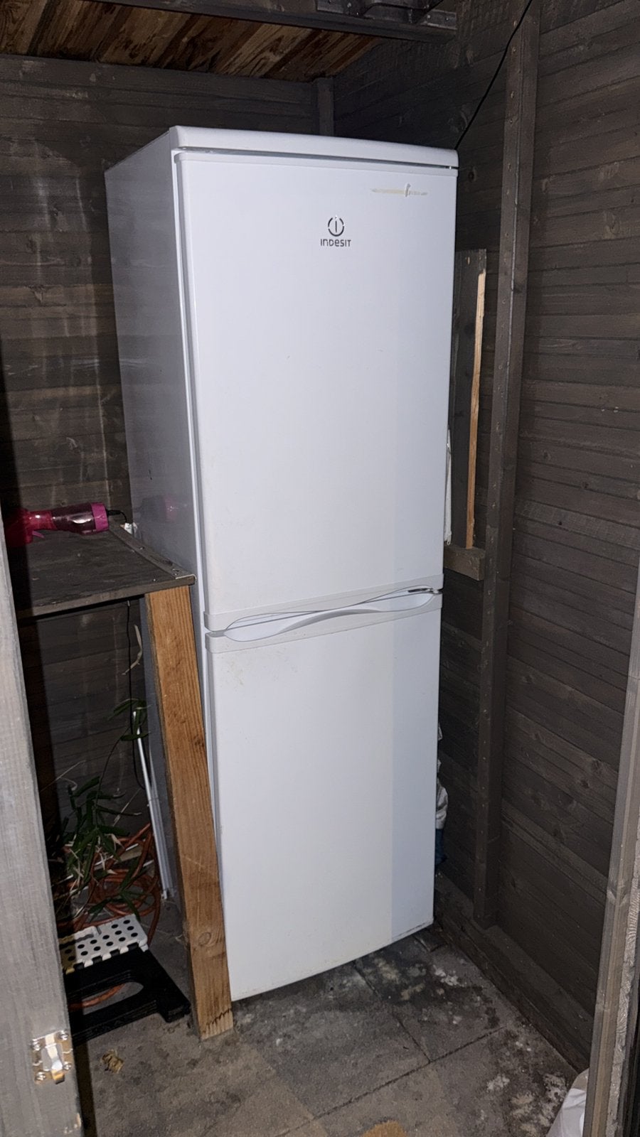 Indesit koelkast met vriezer, Witgoed en Apparatuur, Koelkasten en IJskasten, 200 liter of meer, Met aparte vriezer, Zo goed als nieuw