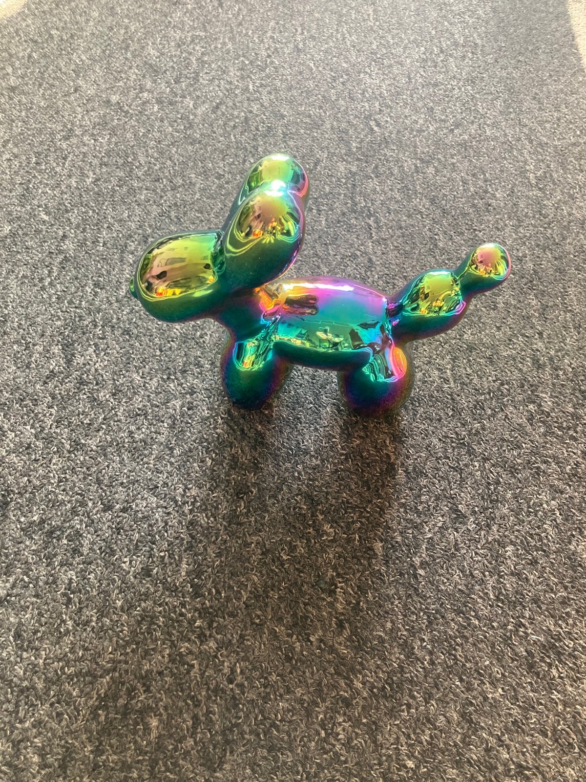 Beeldje Ballon hond, in regenboog kleuren, nieuwstaat, Ophalen of Verzenden, Zo goed als nieuw