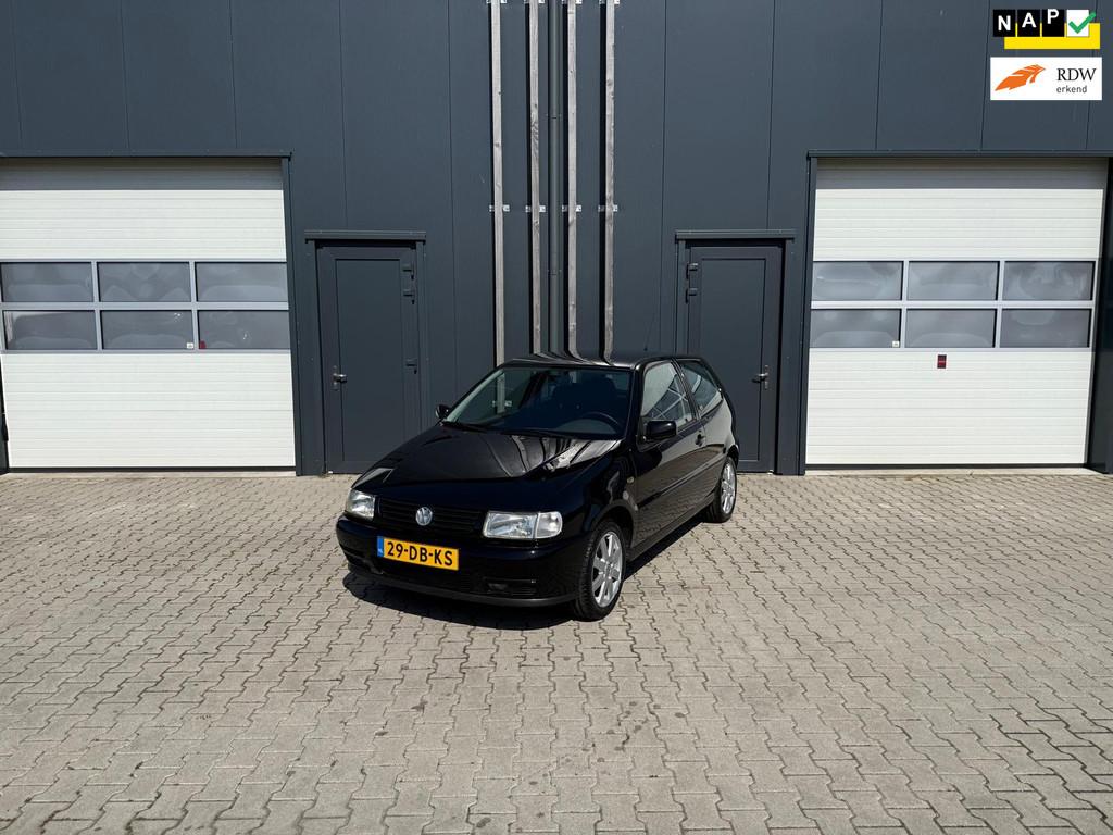 Volkswagen Polo 1.6 / 1e eigenaar / dealer onderhouden / Uni, 877 kg, Gebruikt, 31 €/maand, 4 cilinders