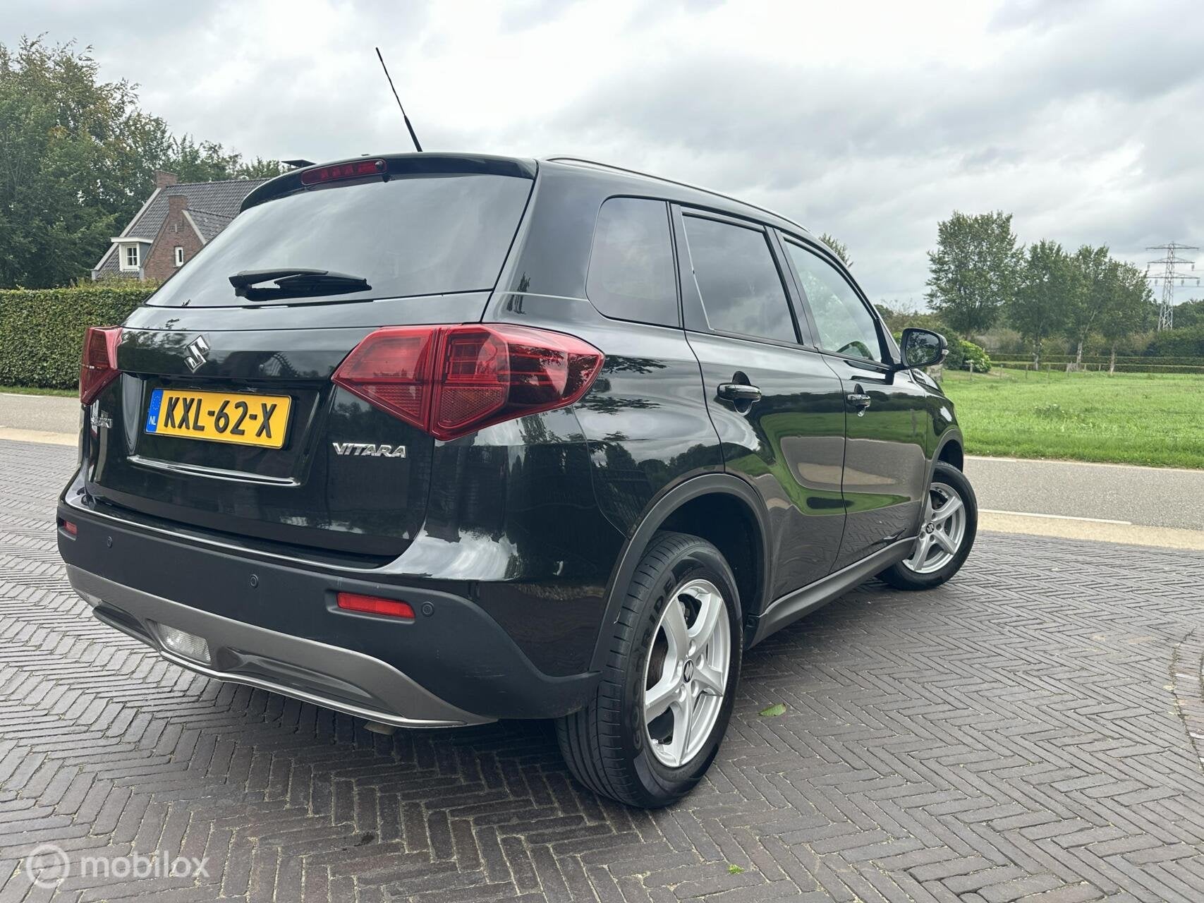 Suzuki Vitara 1.4 Boosterjet Style 140pk! Pano Cruise LED✅, Auto's, Voorwielaandrijving, Dealer onderhouden, Gebruikt, Zwart