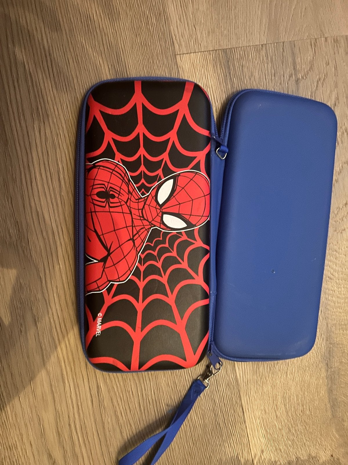Spider-Man Nintendo hoesje, Spelcomputers en Games, Ophalen of Verzenden, Grijs, Zo goed als nieuw