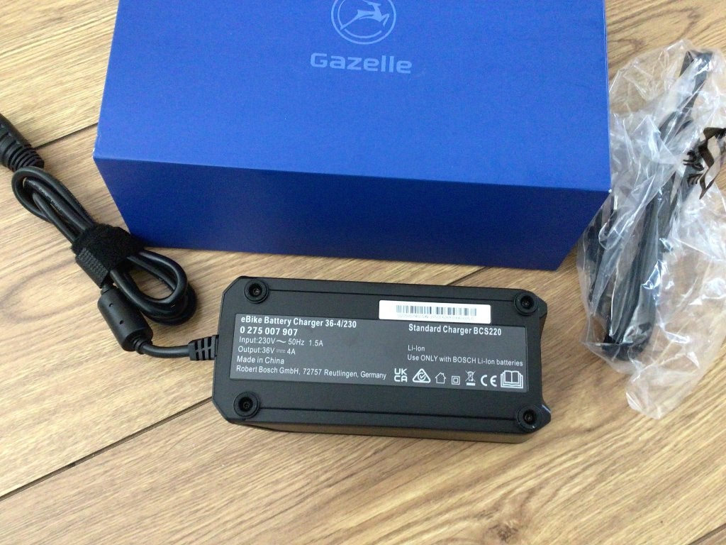 Gazelle fiets oplader zie foto’s     Nieuwe, Ophalen of Verzenden, Nieuw