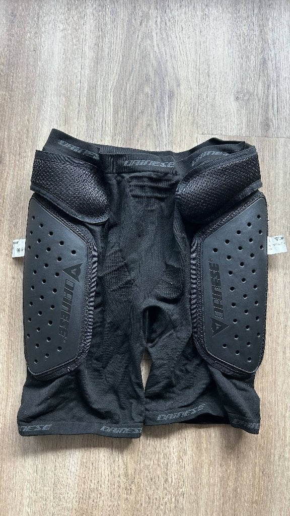 Dainese beschermende shorts - Werkt echt en zit comfortabel, Sport en Fitness, Ophalen of Verzenden, Gebruikt, Helm of Bescherming