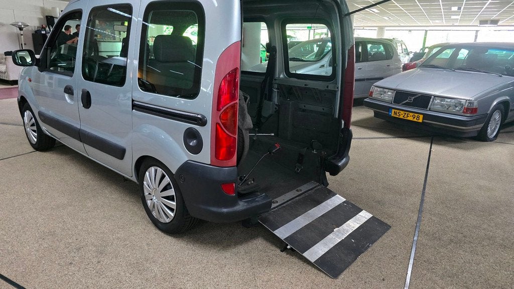 Renault Kangoo 1.4 Privilège Automaat! Rolstoel vervoer met, Auto's, Metallic lak, Gebruikt, 4 cilinders, 49 €/maand