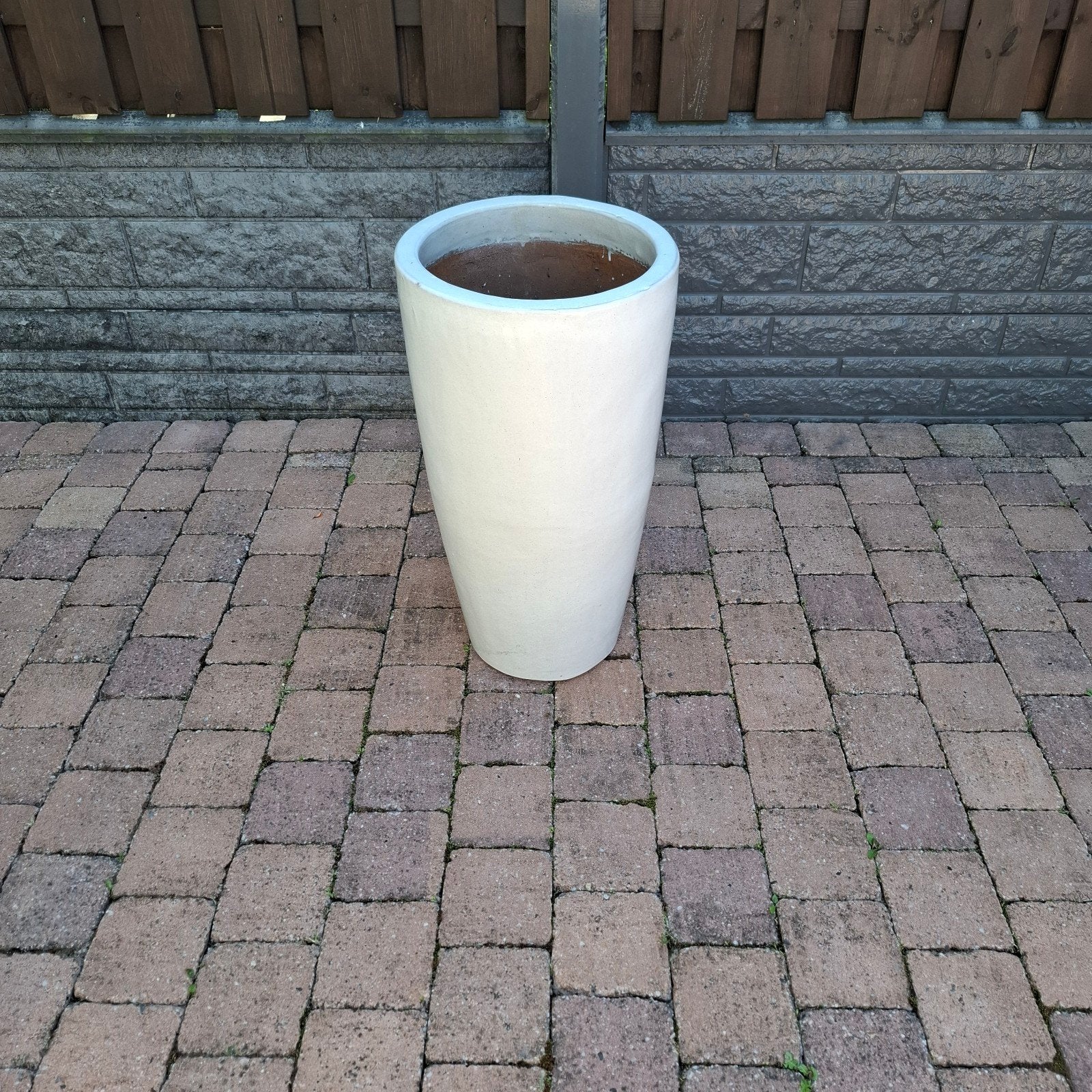 Grote witte bloempot voor binnen of buiten, Ophalen, Overige materialen, Gebruikt, Minder dan 60 cm