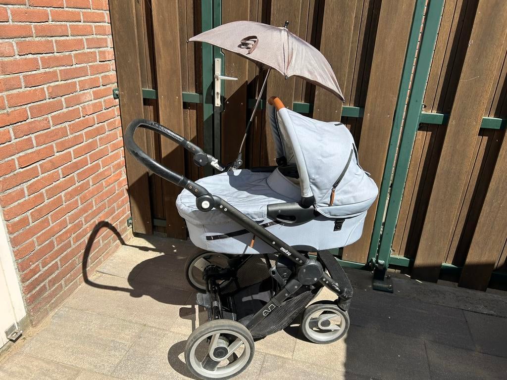 Complete Mutsy / Maxi Cosi kinderwagen set, Ophalen, Gebruikt