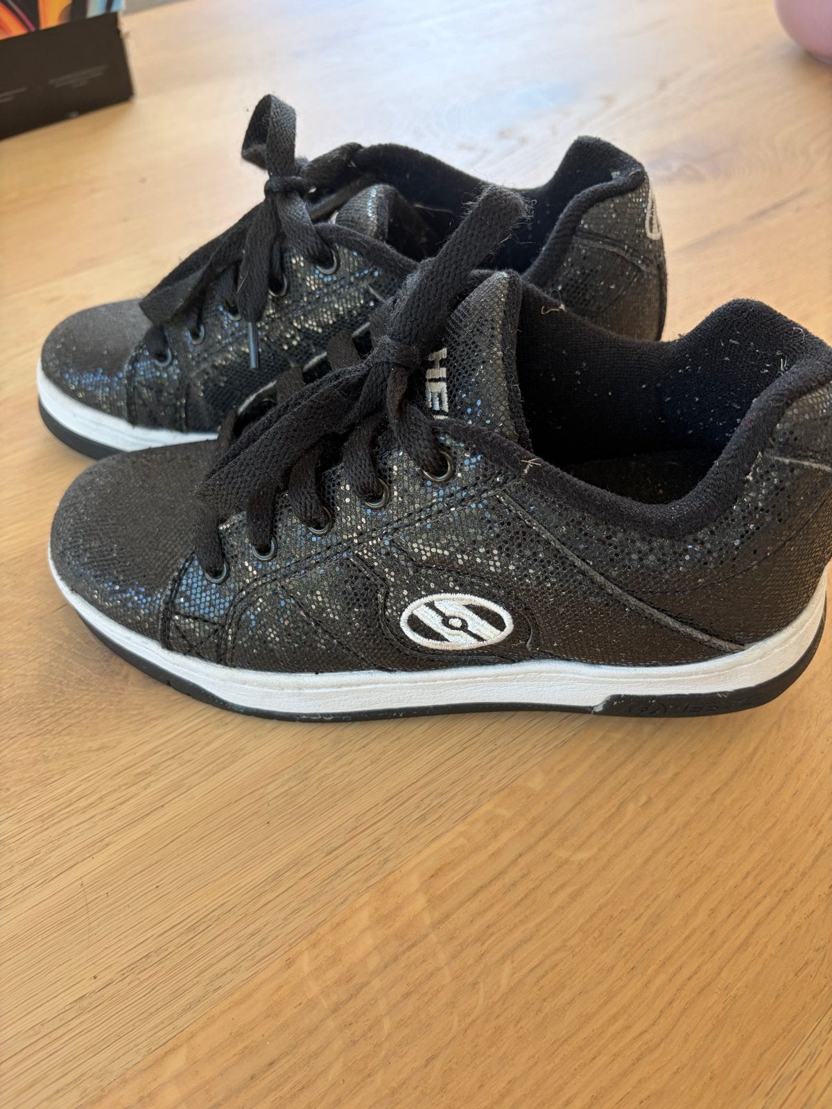 Heelys rolschoenen zwart met glitters maat 35, Ophalen of Verzenden, Gebruikt, Kinderen