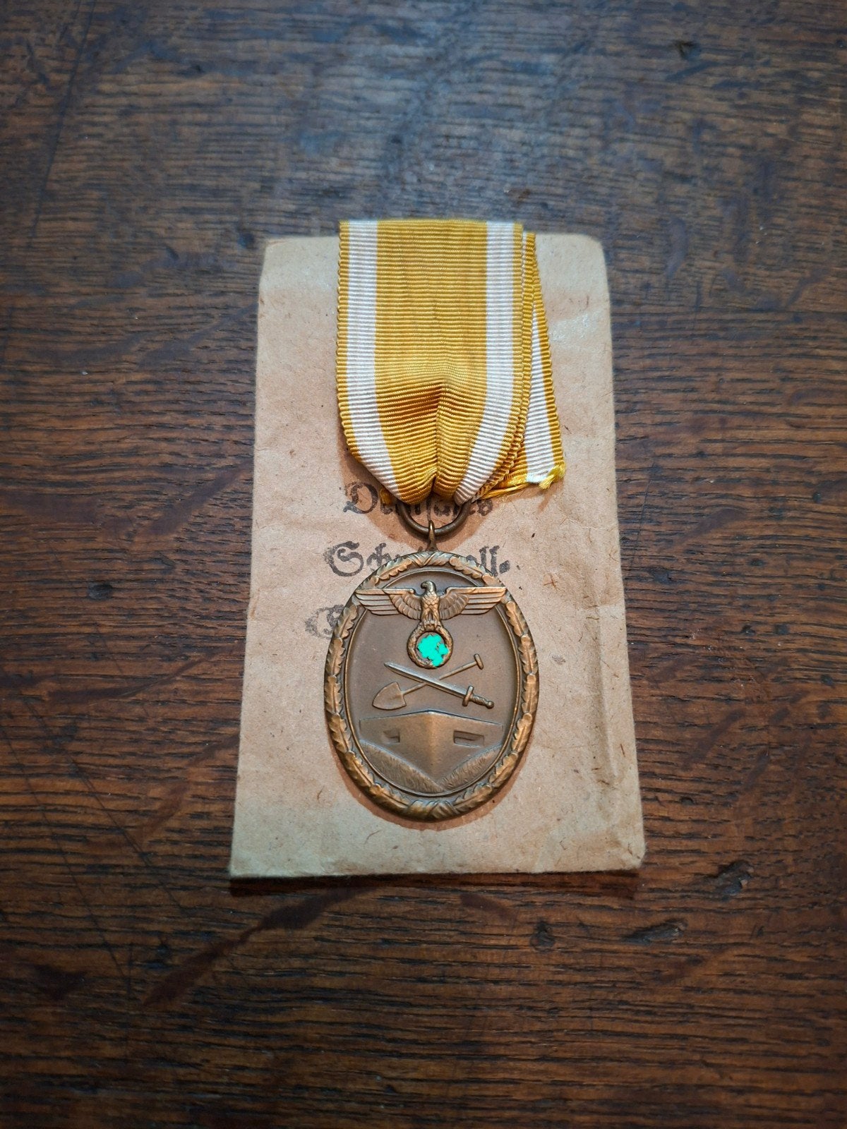 Westwall Medaille met origineel lint en zakje, Ophalen of Verzenden, Landmacht, Duitsland, Lintje, Medaille of Wings