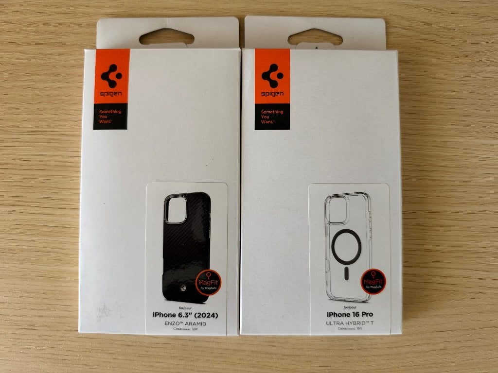 2 Spigen hoesjes iPhone 16 Pro – Enzo Aramid & Ultra Hybrid, Telecommunicatie, IPhone 16 Pro, Hoesje of Tasje, Ophalen of Verzenden