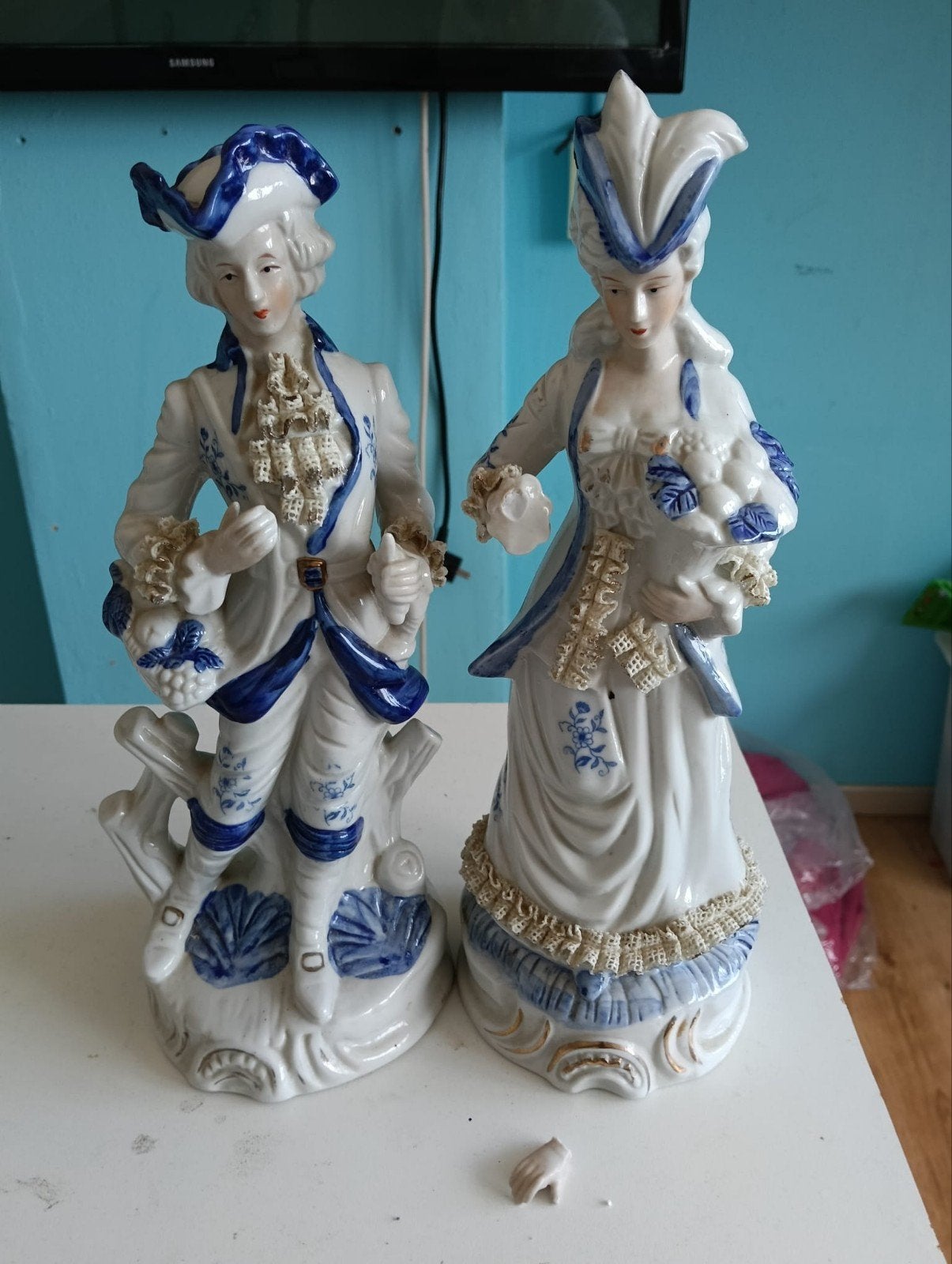 Antieke porseleinen beeldjes - Man en Vrouw, Ophalen