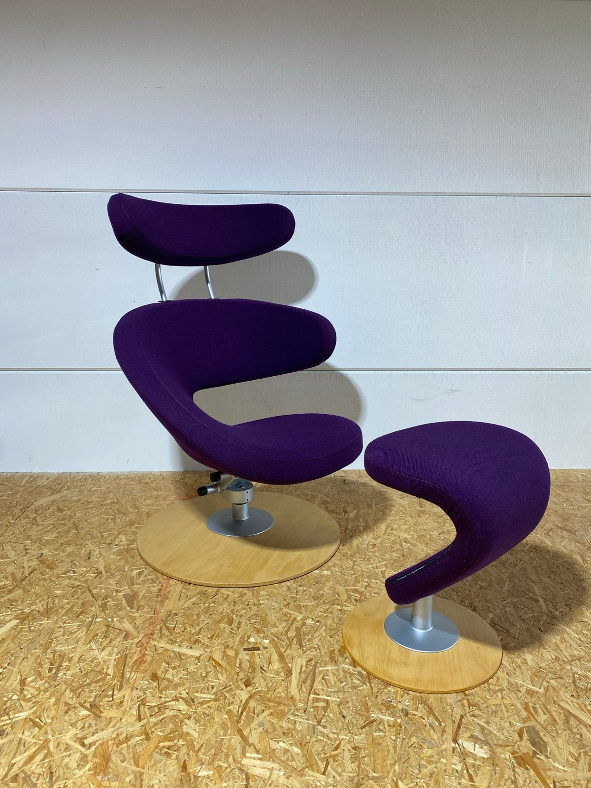 Stokke Peel fauteuil met hocker - paars, zo goed als nieuw, Huis en Inrichting, Fauteuils, Ophalen, Nieuw, Stof, 75 tot 100 cm