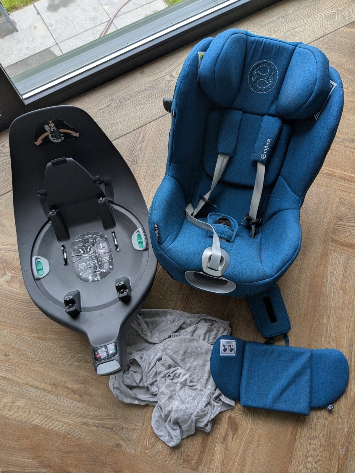 Cybex Sirona Z i-size plus + draaibare Isofix base, 0 t/m 18 kg, Zo goed als nieuw, Isofix, Slaapstand