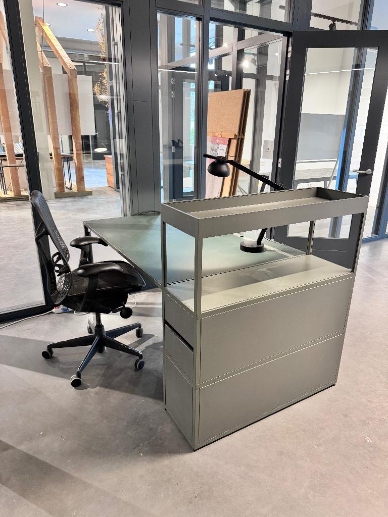 Hay Bureau, Ophalen of Verzenden, Zo goed als nieuw