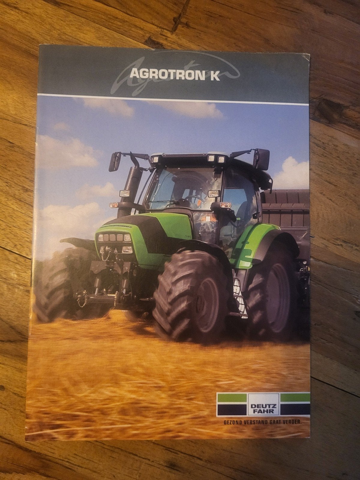 tractor folder Deutz-Fahr Agrotron K, Ophalen of Verzenden, Zo goed als nieuw