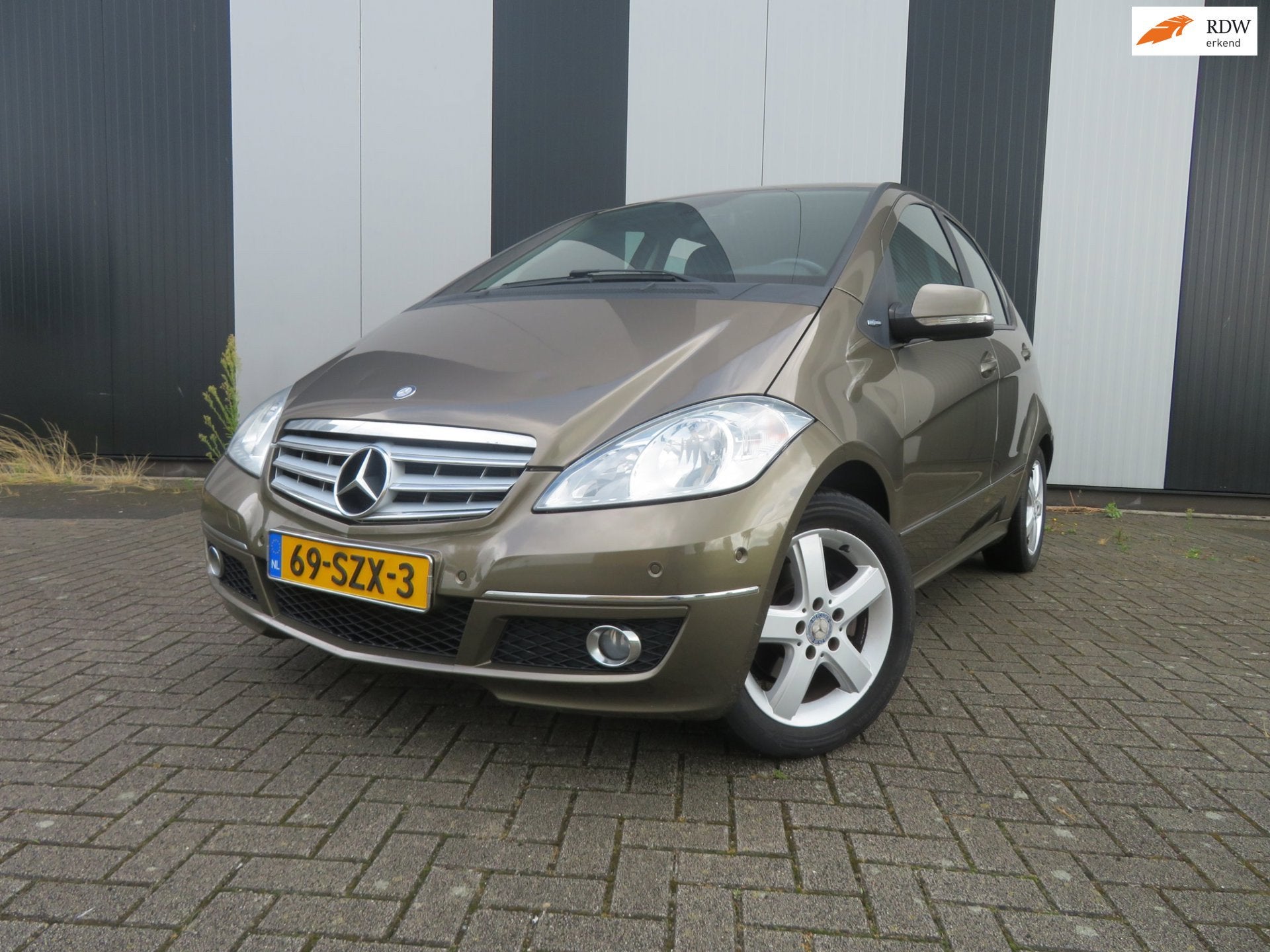 Mercedes-Benz A-klasse 160 BlueEFFICIENCY Business Class Ava, Voorwielaandrijving, Euro 5, Zwart, Bruin