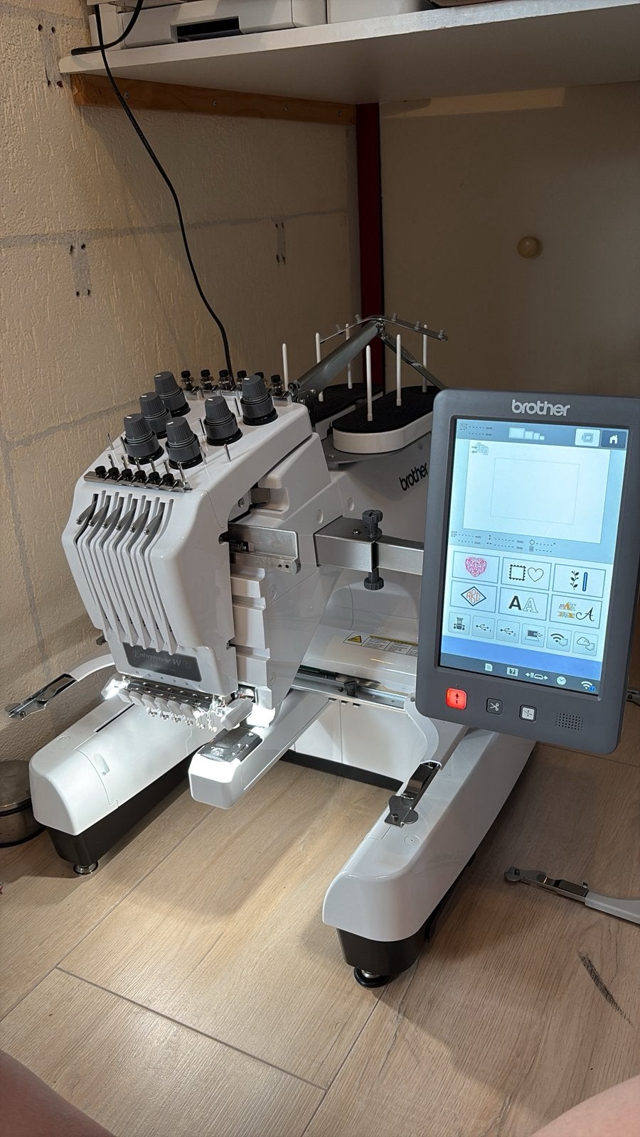 Brother Entrepreneur W PR680W, Hobby en Vrije tijd, Borduren en Borduurmachines, Ophalen, Zo goed als nieuw, Borduurmachine