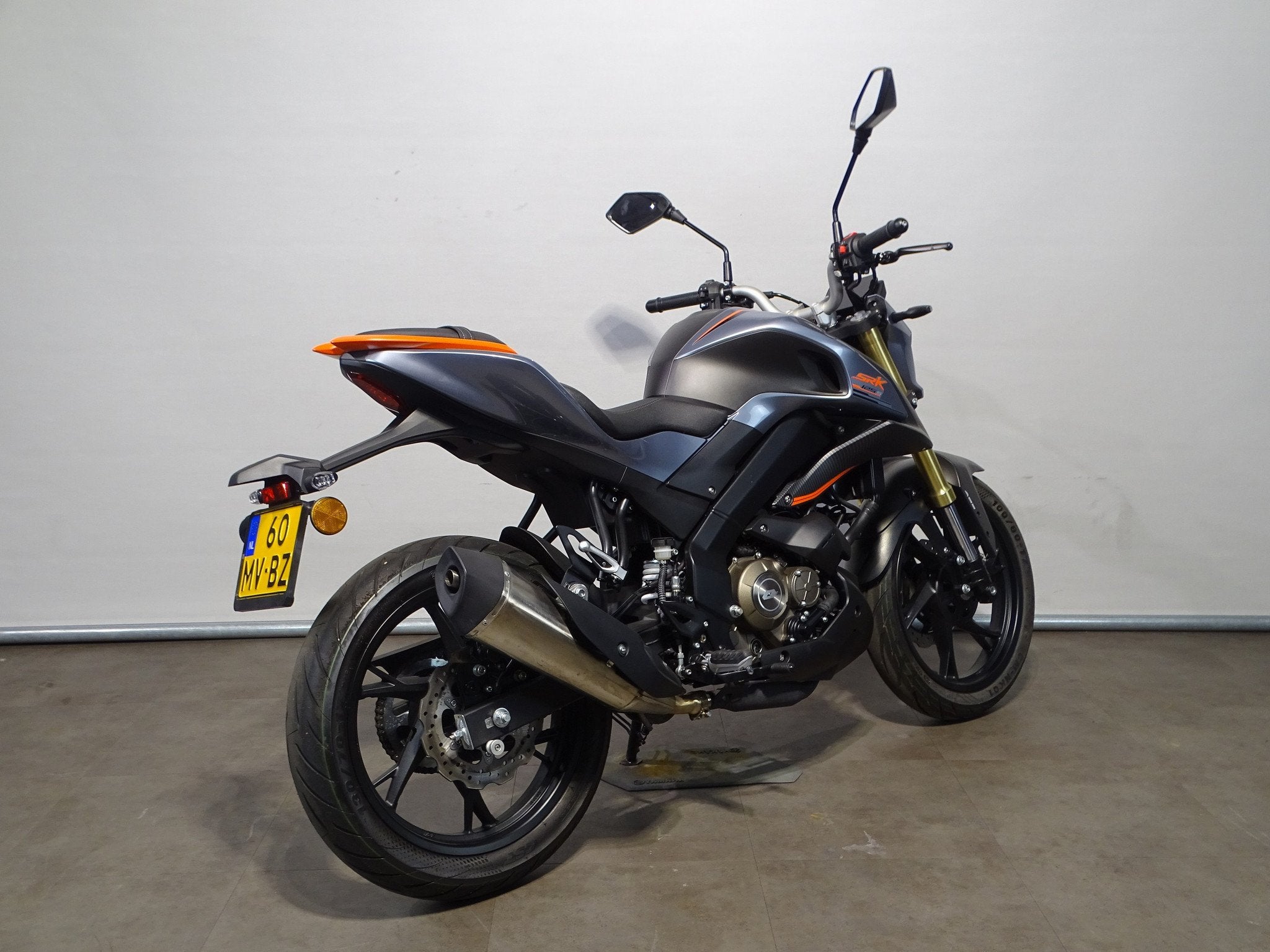 QJMOTOR SRK 125 S, 11 kW of minder, QJMOTOR, Naked bike, Gebruikt