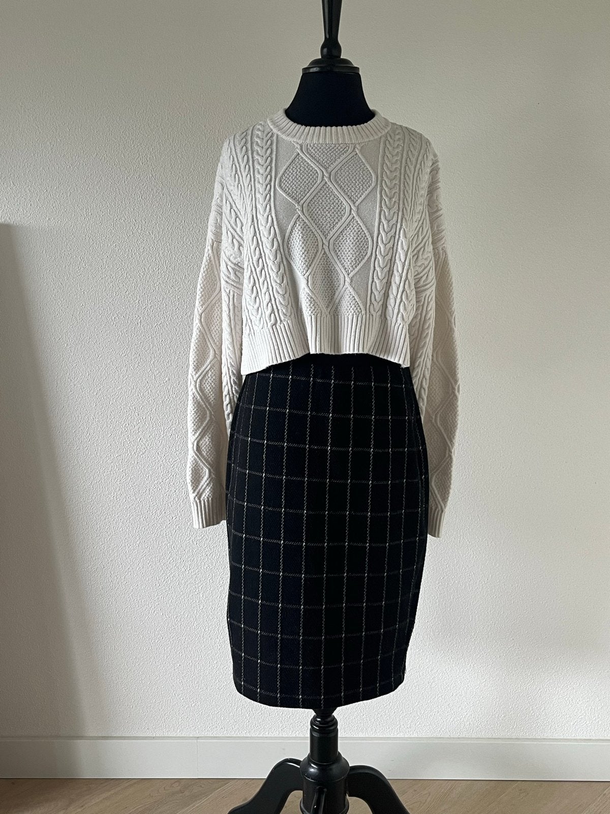 Sandwich geruite rok met kabeltrui set, Kleding | Dames, Zwart, Ophalen of Verzenden, Zo goed als nieuw, Knielengte