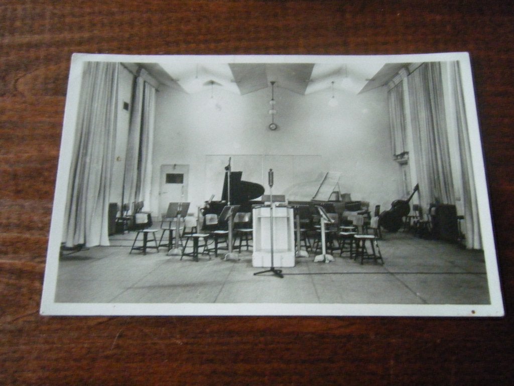 Y31 - Hilversum - Studio II - KRO - Mooi/Oud, Ophalen of Verzenden, 1940 tot 1960, Noord-Holland