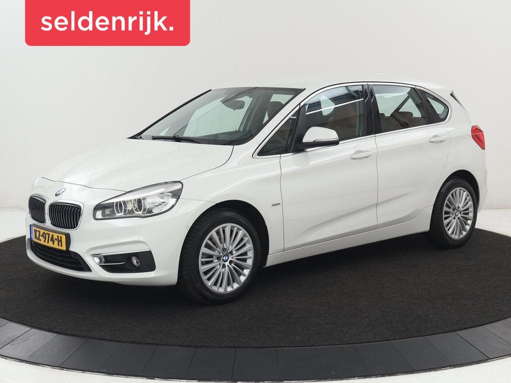 BMW 2-serie Active Tourer 218i Luxury Line | Leder | Camera, Voorwielaandrijving, 136 pk, Euro 6, Wit