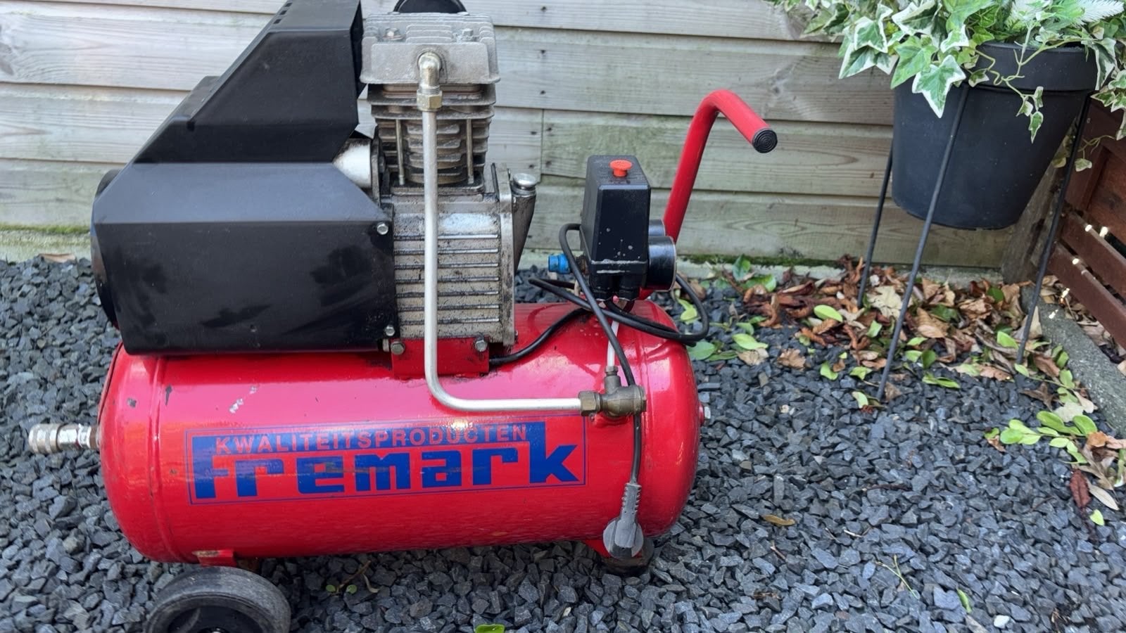 Tremark Kompressor - Krachtige Luchtcompressor, Doe-het-zelf en Verbouw, Gebruikt, 6 tot 10 bar, Ophalen of Verzenden, 25 tot 100 liter