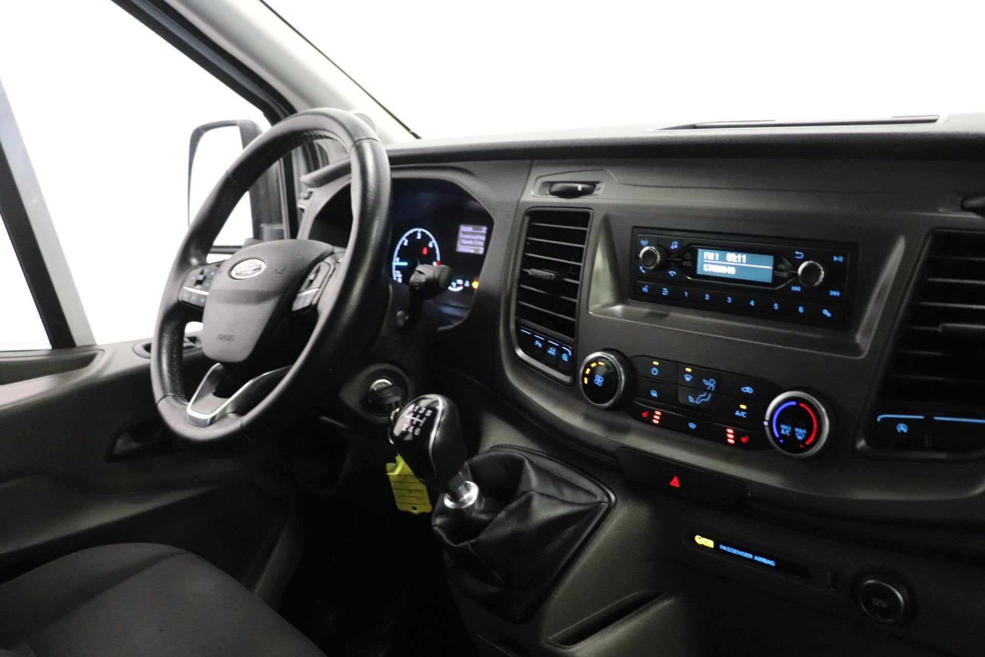 Ford Transit 2.0 TDCI L2H2 Dubbel cabine EURO 6 - Airco - Cr, Voorwielaandrijving, Stof, 4 cilinders, Wit