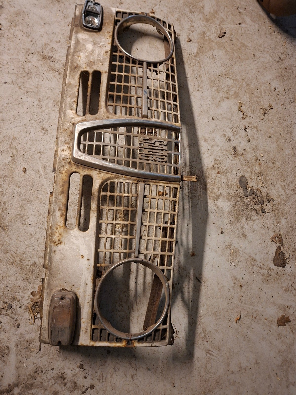 Saab 96 lange neus voorfront/gril., Ophalen