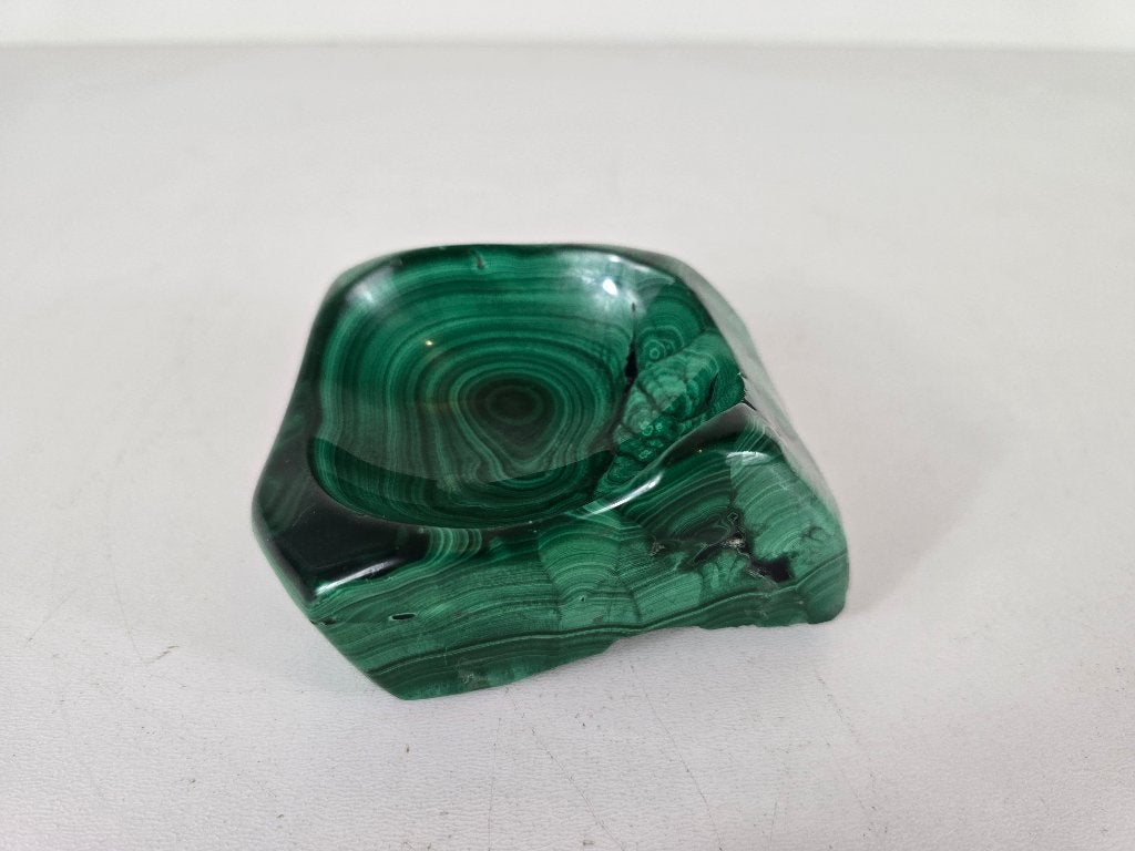 Massief malachiet vide-poche schaaltje, 702 gram, Ophalen of Verzenden, Mineraal