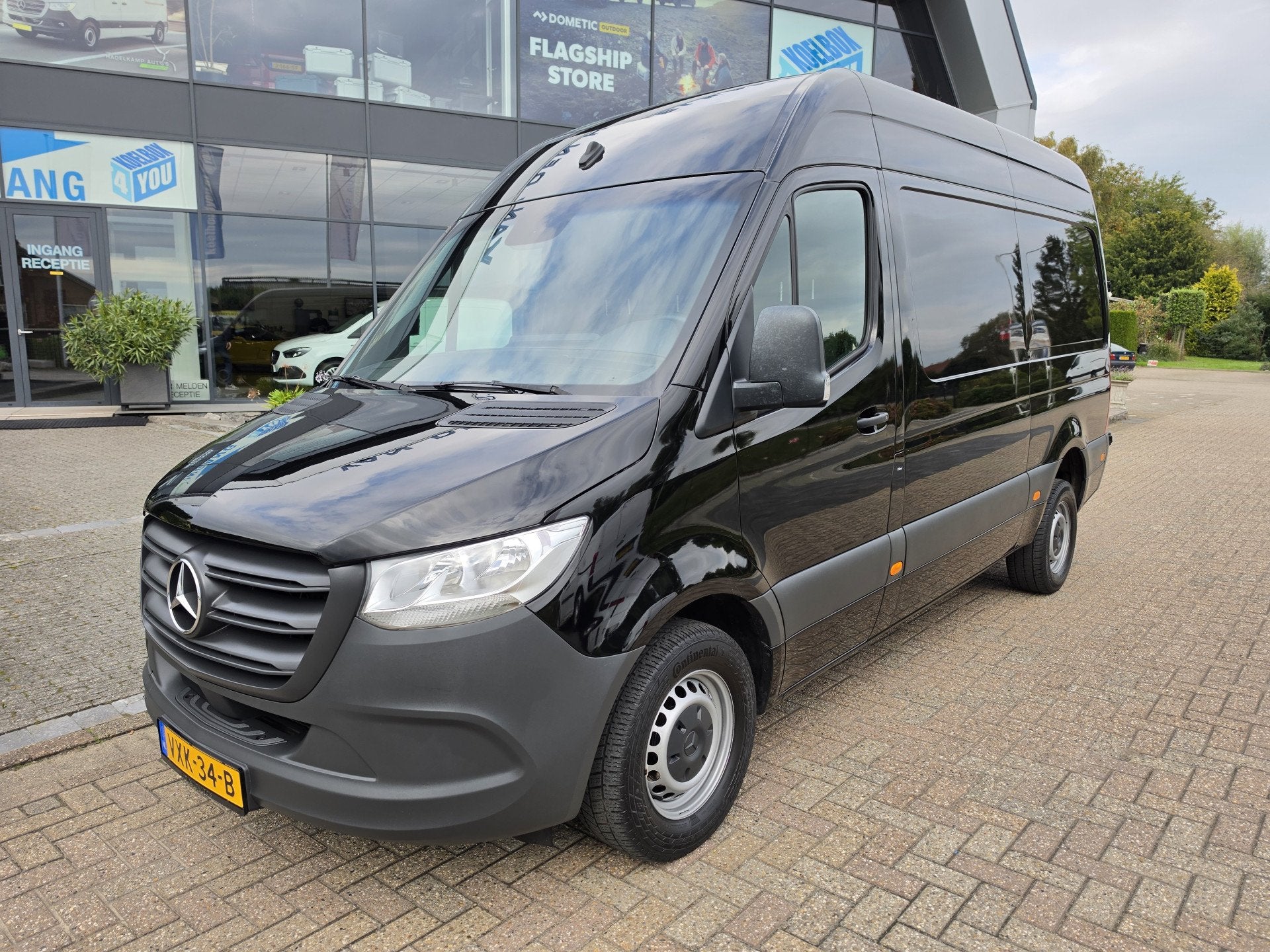 Mercedes-Benz Sprinter 314 CDI L2-H2 RWD * Camera * MBUX * 3, Auto's, Dealer onderhouden, Gebruikt, Met garantie (alle), Zwart