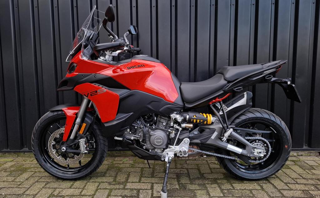 Ducati Multistrada V2 S MY 2025, Motoren, Motoren | Ducati, Traction Control, Info@ducati.com, Ducati North Europe B.V., Maanweg 174
2516 AB  Den Haag, NL