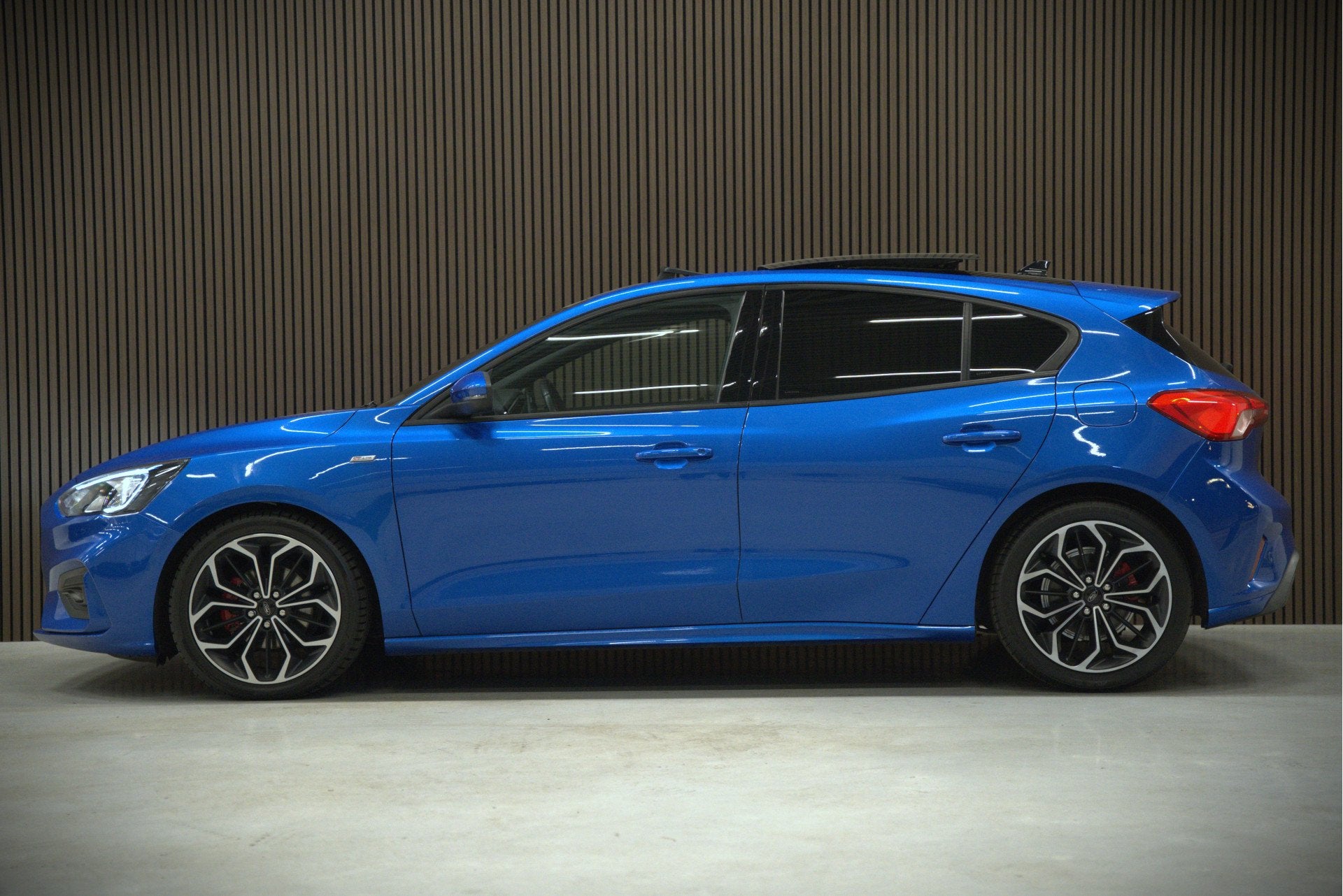Foto 8 van Ford Focus 1.0 EcoBoost ST Line Business | Panoramadak | Ban