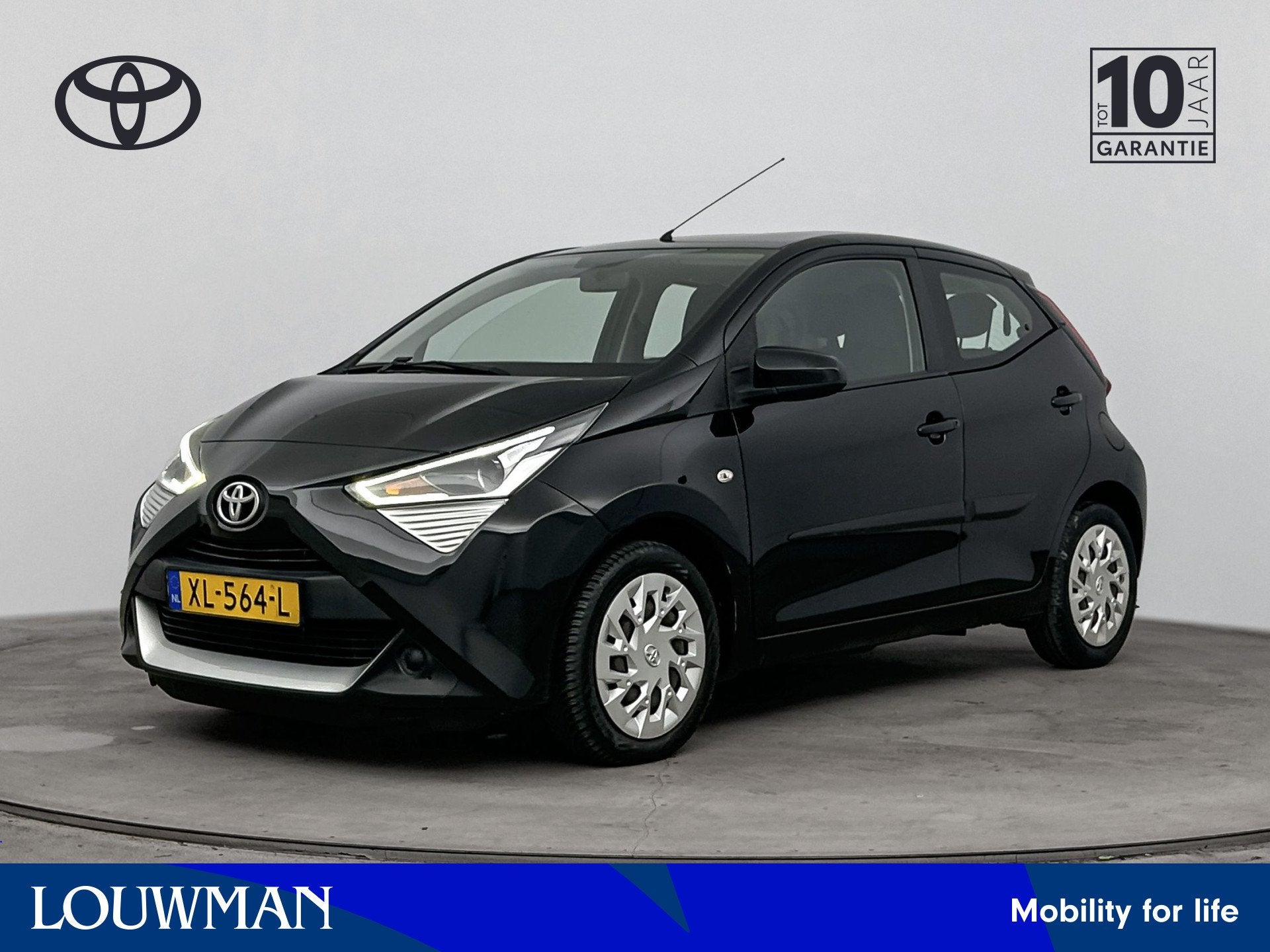 Toyota Aygo 1.0 VVT-i x-play | Dealer onderhouden | Bluetoot