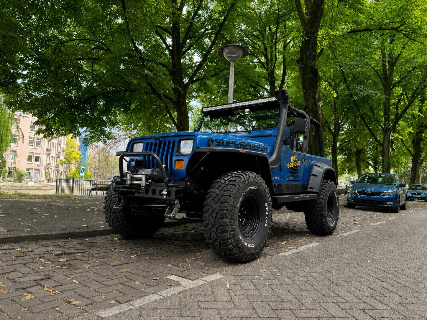 Jeep Wrangler YJ 4.0 High Output Automaat (1992), Auto's, Automaat, 1800 kg, Zwart, Blauw