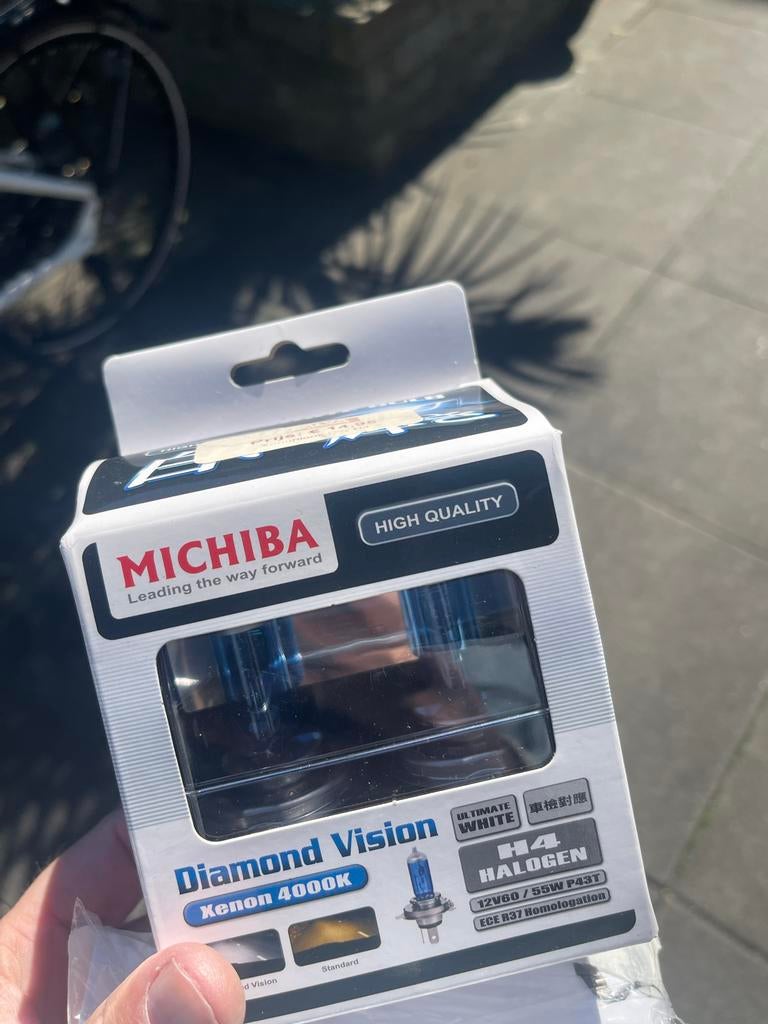 Nieuwe Diamond Vision H4 Halogeen Lampen - Xenon Look 4000K, Ophalen, Nieuw, Universele onderdelen