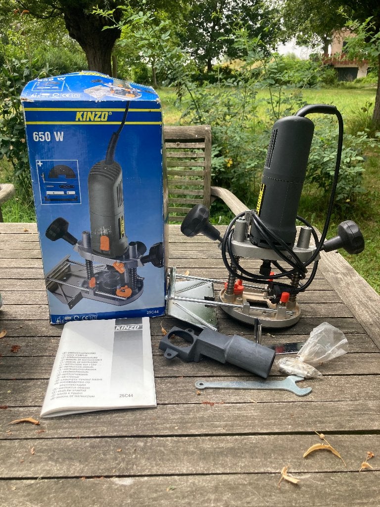 Kinzo 650W bovenfrees machine 25C44, Doe-het-zelf en Verbouw, -, Ophalen of Verzenden, Zo goed als nieuw, Bovenfrees