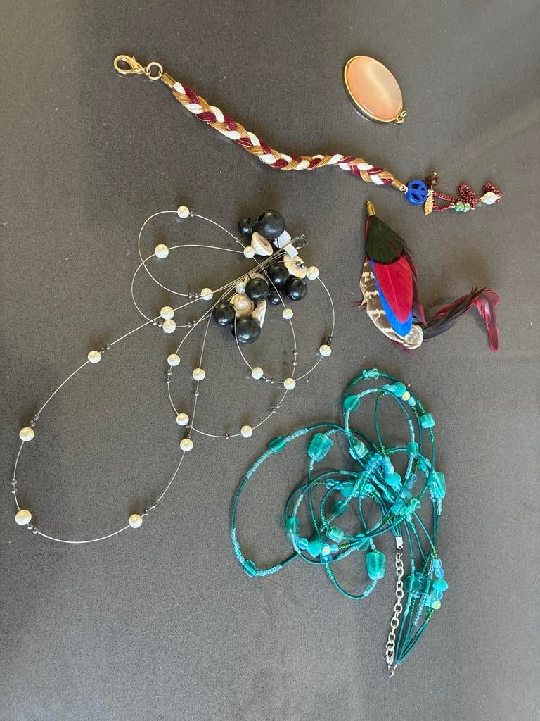 Diverse sieraden - gratis af te halen in amsterdam noord, Ophalen, Zo goed als nieuw, Overige kleuren, Overige materialen
