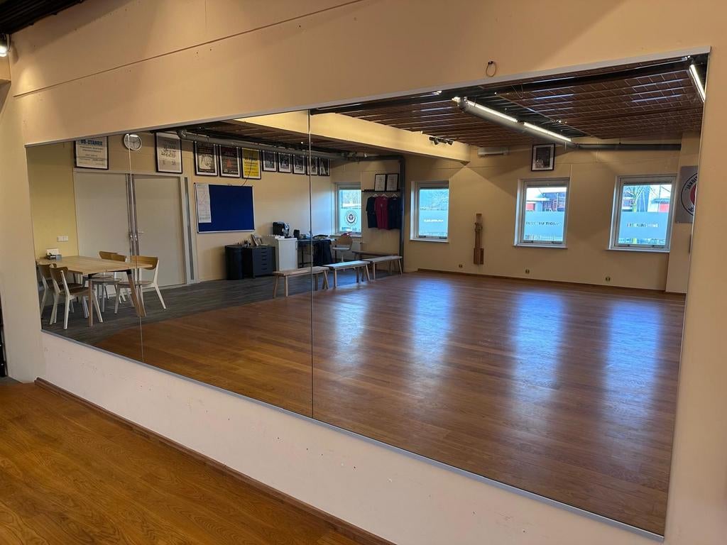 Spiegelwand 450 x 150, Ophalen, Zo goed als nieuw, Karate, Vechtsportmateriaal