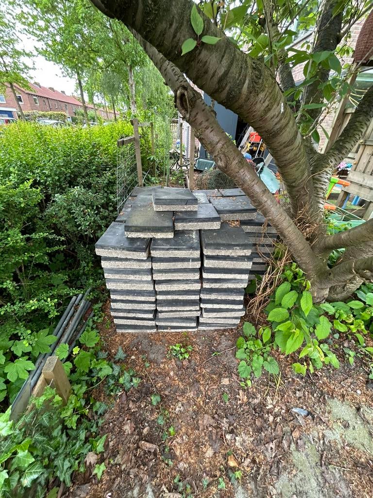 Rubberen tegel met betonnen onderkant 30x30x8, Ophalen, Gebruikt, Overige materialen